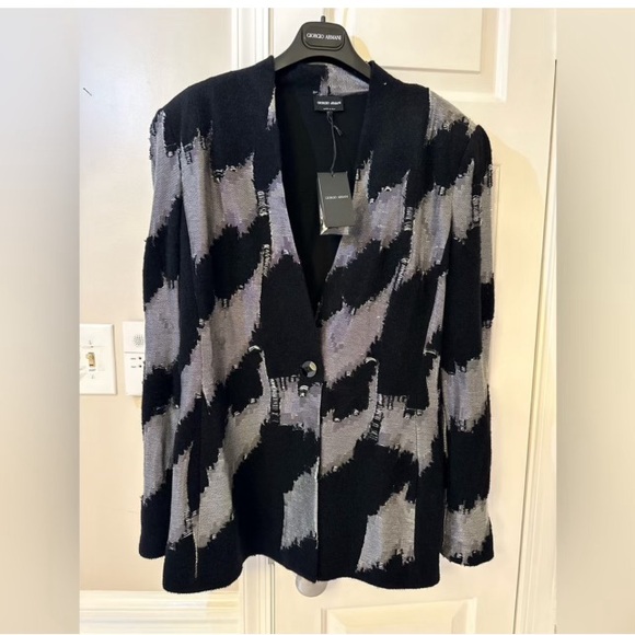 Limited edition Giorgio Armani woman’s blazer - Picture 2 of 5